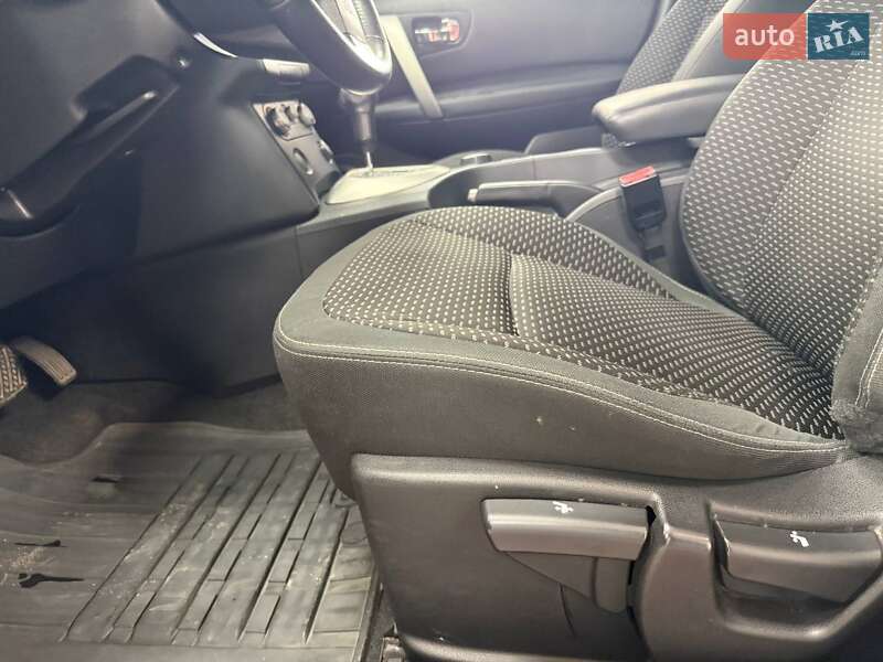 Внедорожник / Кроссовер Nissan Qashqai+2 2009 в Киеве