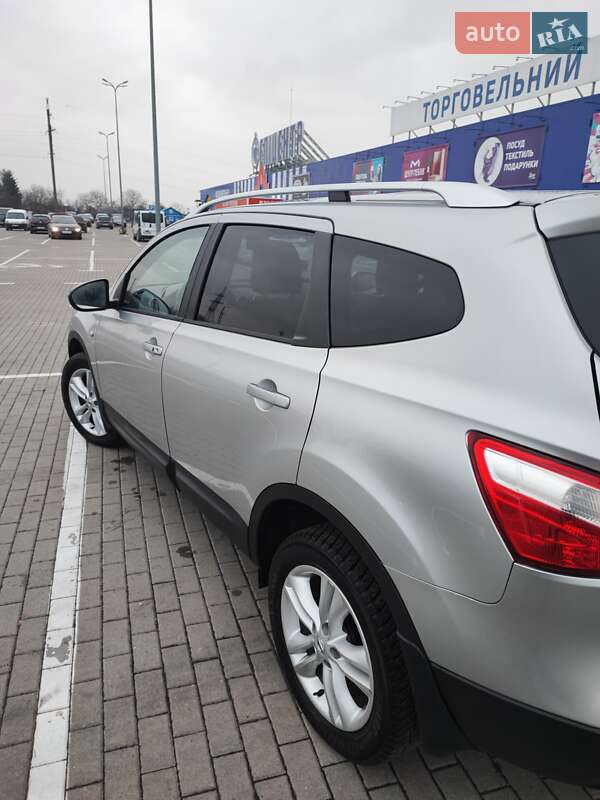 Внедорожник / Кроссовер Nissan Qashqai+2 2011 в Нововолынске