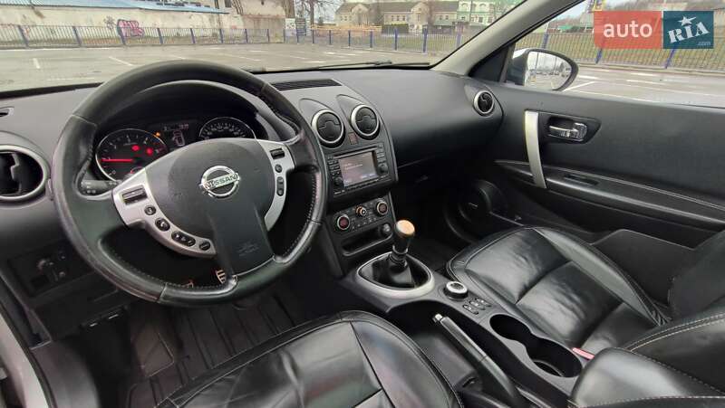 Внедорожник / Кроссовер Nissan Qashqai+2 2011 в Нововолынске