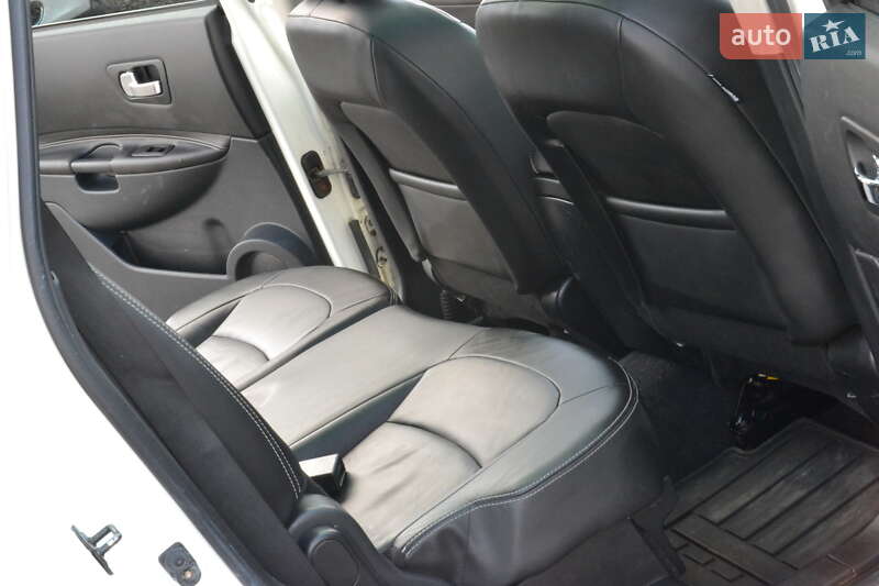 Внедорожник / Кроссовер Nissan Qashqai+2 2012 в Луцке