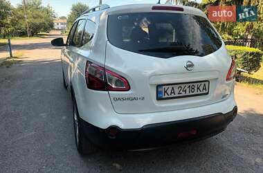 Внедорожник / Кроссовер Nissan Qashqai+2 2010 в 