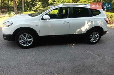 Внедорожник / Кроссовер Nissan Qashqai+2 2010 в 