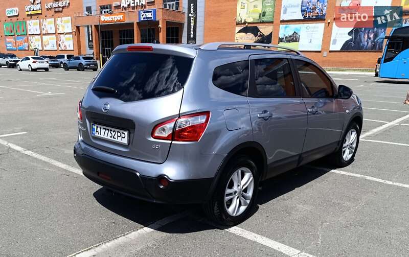 Внедорожник / Кроссовер Nissan Qashqai+2 2010 в Киеве