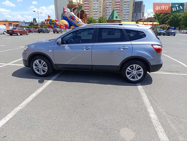 Внедорожник / Кроссовер Nissan Qashqai+2 2010 в Киеве