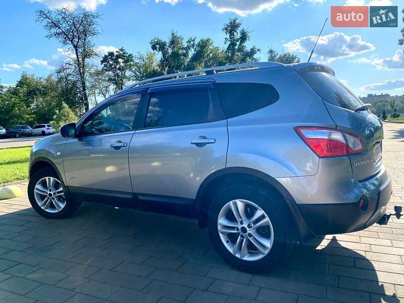 Внедорожник / Кроссовер Nissan Qashqai+2 2010 в Краматорске