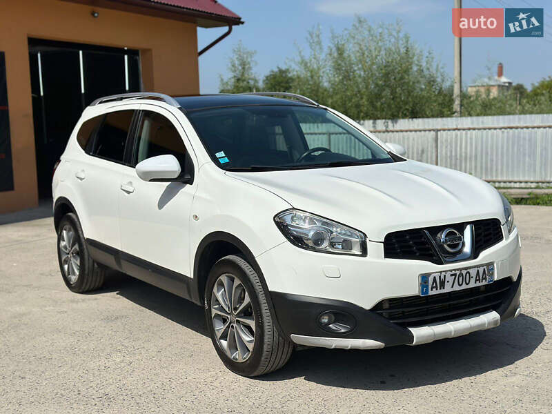 Nissan Qashqai+2 2011