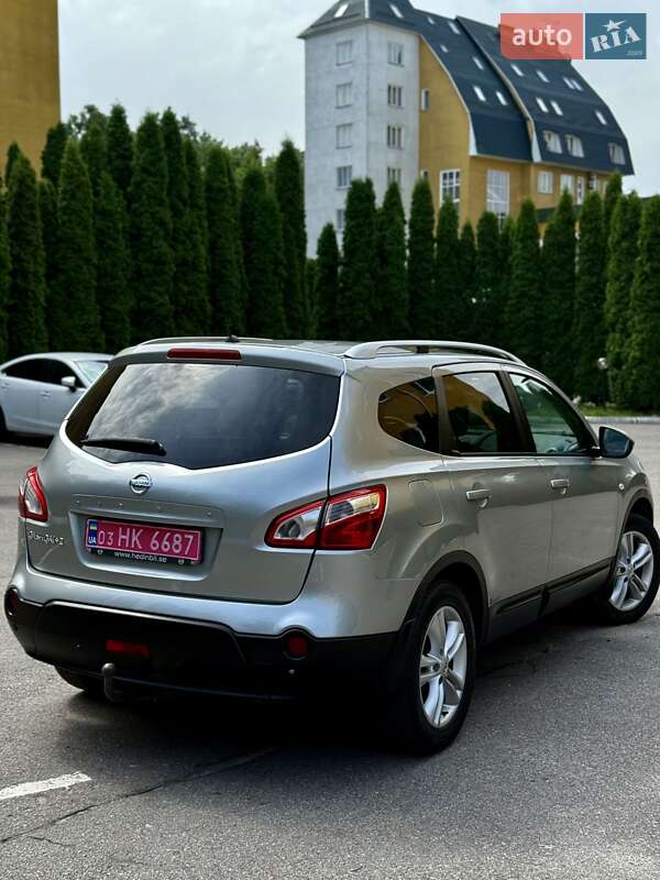 Позашляховик / Кросовер Nissan Qashqai+2 2012 в Києві