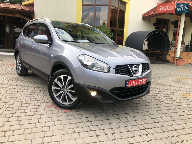 Nissan Qashqai+2 2010