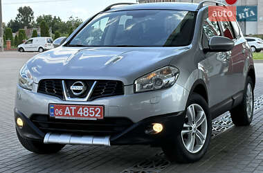 Позашляховик / Кросовер Nissan Qashqai+2 2011 в Житомирі