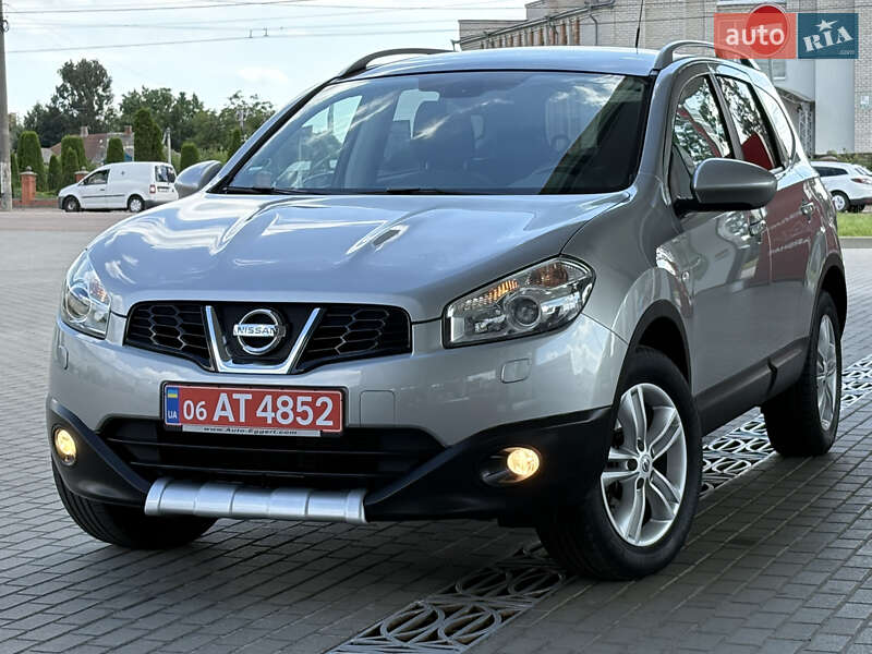 Nissan Qashqai+2 2011