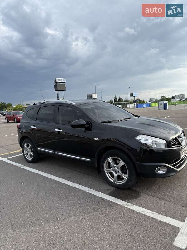 Nissan Qashqai+2 2011