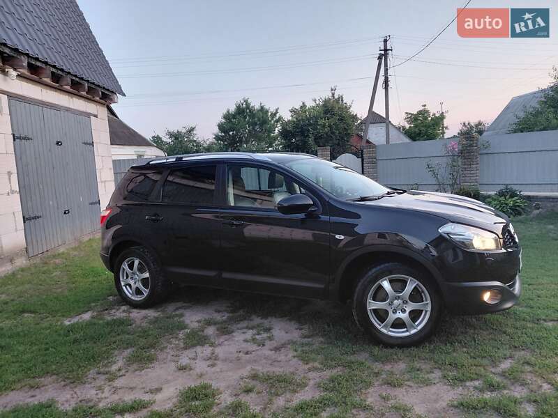 Внедорожник / Кроссовер Nissan Qashqai+2 2010 в Макарове