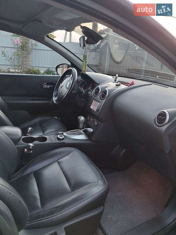 Внедорожник / Кроссовер Nissan Qashqai+2 2010 в Макарове