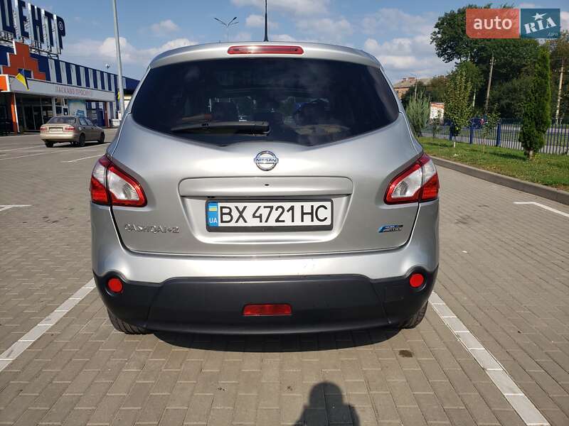 Внедорожник / Кроссовер Nissan Qashqai+2 2010 в Староконстантинове