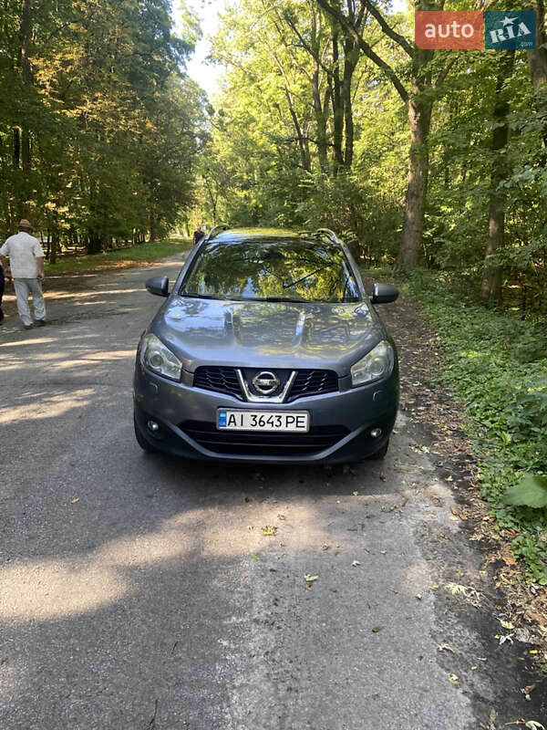 Nissan Qashqai+2 2010