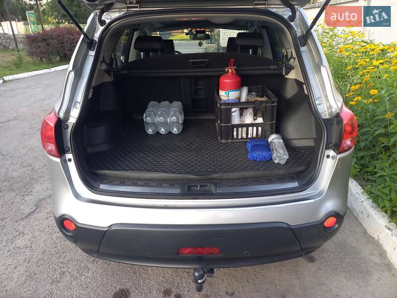 Внедорожник / Кроссовер Nissan Qashqai+2 2009 в Новгород-Северском