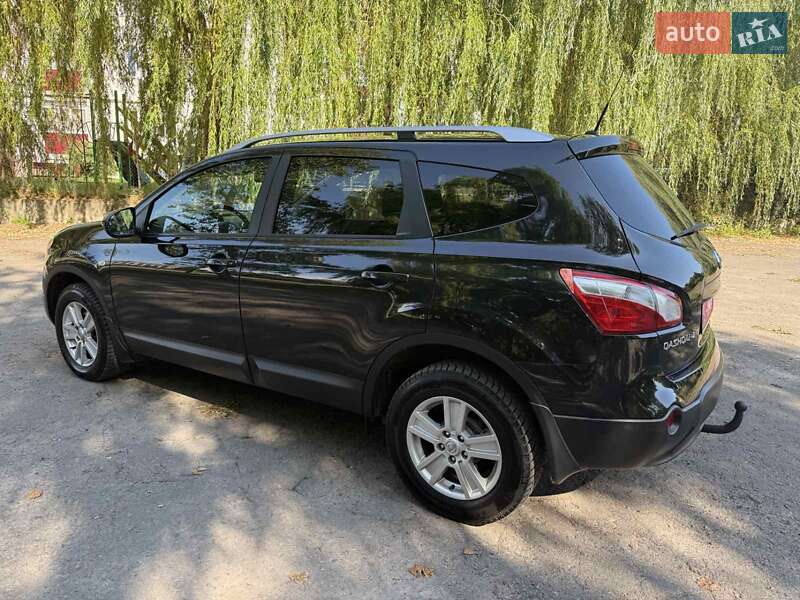 Nissan Qashqai+2 2011