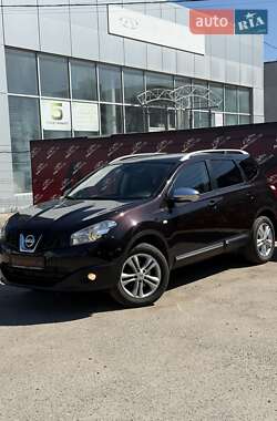 Внедорожник / Кроссовер Nissan Qashqai+2 2011 в 