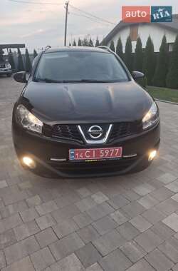 Внедорожник / Кроссовер Nissan Qashqai+2 2011 в 