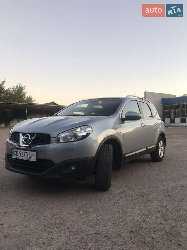 Nissan Qashqai+2 2010