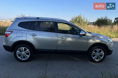 Позашляховик / Кросовер Nissan Qashqai+2 2011 в  фото 4 Позашляховик / Кросовер Nissan Qashqai+2 2011 в