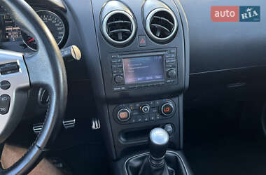Позашляховик / Кросовер Nissan Qashqai+2 2011 в  фото 39 Позашляховик / Кросовер Nissan Qashqai+2 2011 в