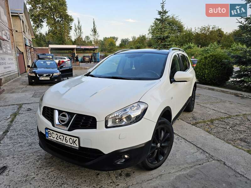 Nissan Qashqai+2 2010