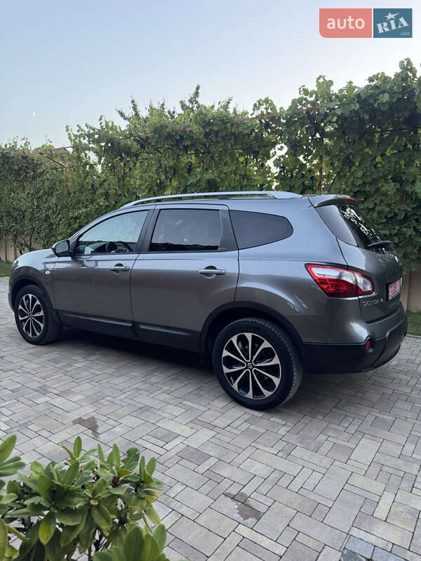 Внедорожник / Кроссовер Nissan Qashqai+2 2012 в Виноградове