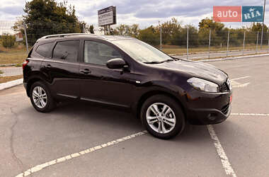 Внедорожник / Кроссовер Nissan Qashqai+2 2010 в 
