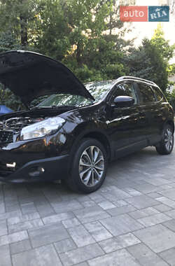 Внедорожник / Кроссовер Nissan Qashqai+2 2012 в 
