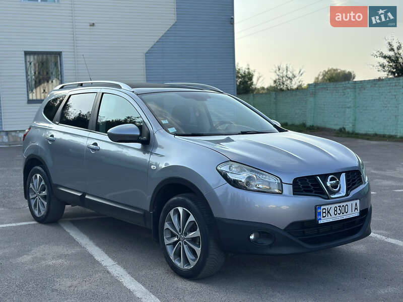 Позашляховик / Кросовер Nissan Qashqai+2 2010 в Дубні