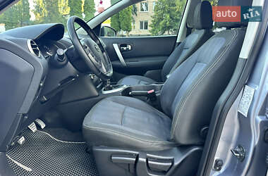 Внедорожник / Кроссовер Nissan Qashqai+2 2010 в 