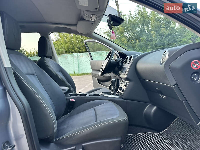 Позашляховик / Кросовер Nissan Qashqai+2 2010 в Дубні