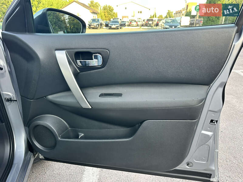 Позашляховик / Кросовер Nissan Qashqai+2 2010 в Дубні