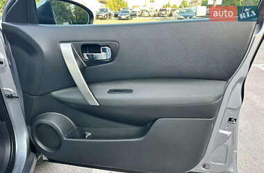 Внедорожник / Кроссовер Nissan Qashqai+2 2010 в 
