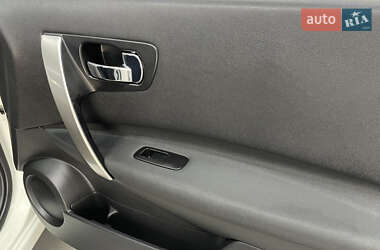 Внедорожник / Кроссовер Nissan Qashqai+2 2012 в 