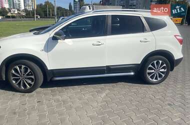 Внедорожник / Кроссовер Nissan Qashqai+2 2011 в 
