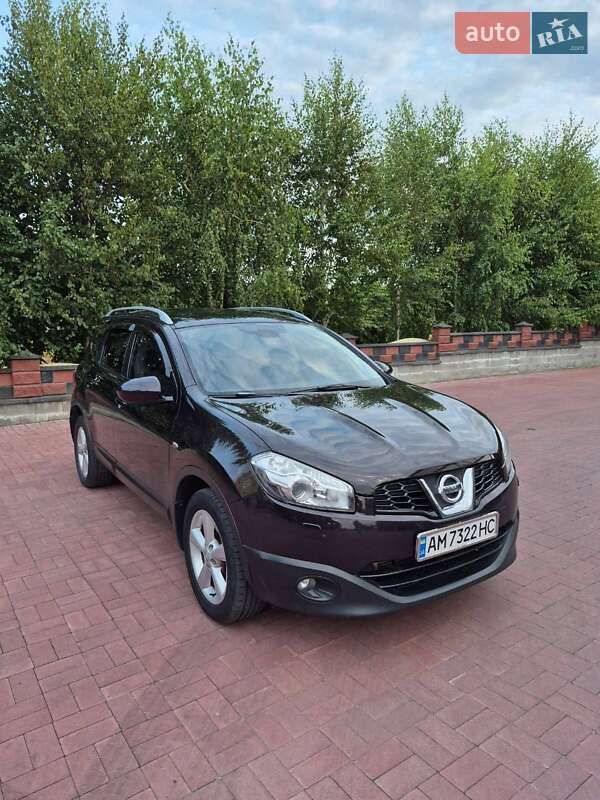 Внедорожник / Кроссовер Nissan Qashqai+2 2011 в 