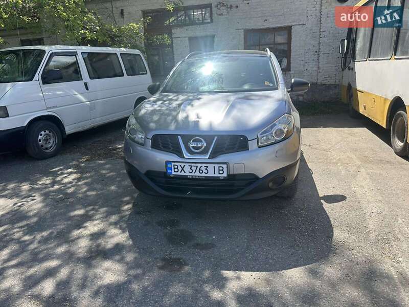 Внедорожник / Кроссовер Nissan Qashqai+2 2013 в Хмельницком