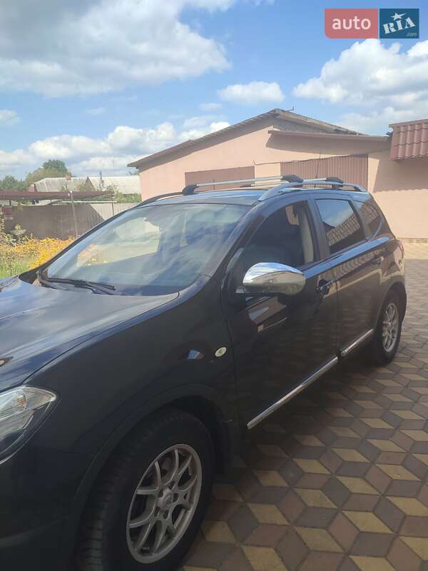 Внедорожник / Кроссовер Nissan Qashqai+2 2012 в Сарнах