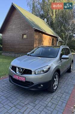 Внедорожник / Кроссовер Nissan Qashqai+2 2011 в 