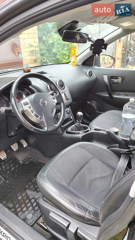 Внедорожник / Кроссовер Nissan Qashqai+2 2013 в Нововолынске