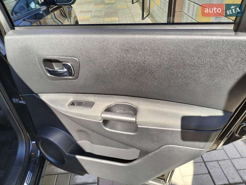 Внедорожник / Кроссовер Nissan Qashqai+2 2010 в Днепре