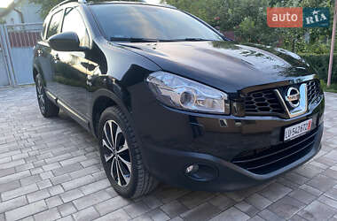 Позашляховик / Кросовер Nissan Qashqai+2 2011 в 