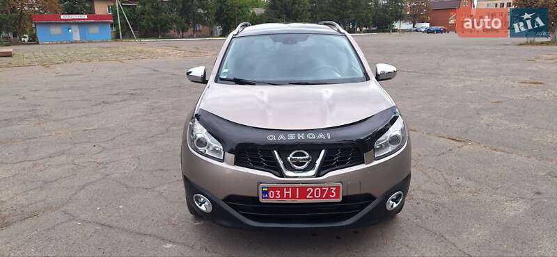 Внедорожник / Кроссовер Nissan Qashqai+2 2011 в Новоархангельске