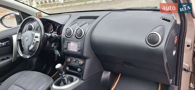 Внедорожник / Кроссовер Nissan Qashqai+2 2011 в Новоархангельске
