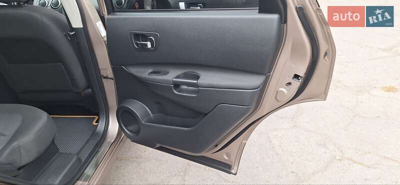 Внедорожник / Кроссовер Nissan Qashqai+2 2011 в Новоархангельске