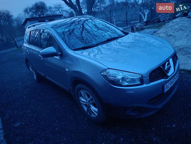 Nissan Qashqai+2 2011