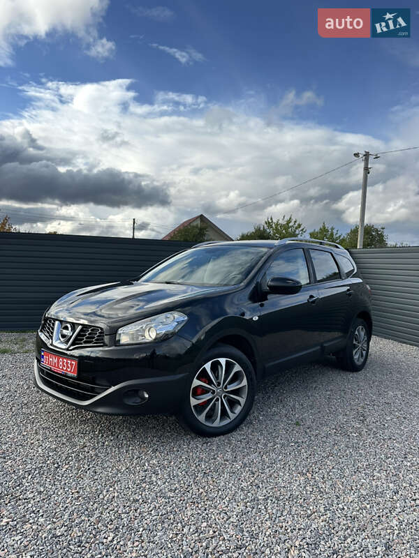 Nissan Qashqai+2 2010