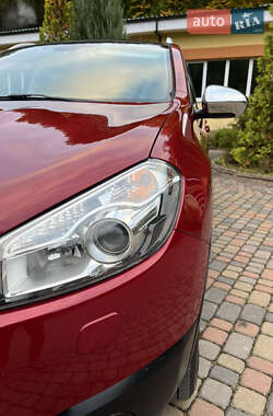 Позашляховик / Кросовер Nissan Qashqai+2 2011 в 
